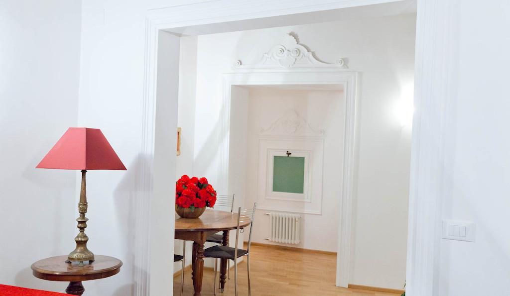 City Center Apartment Рим Номер фото